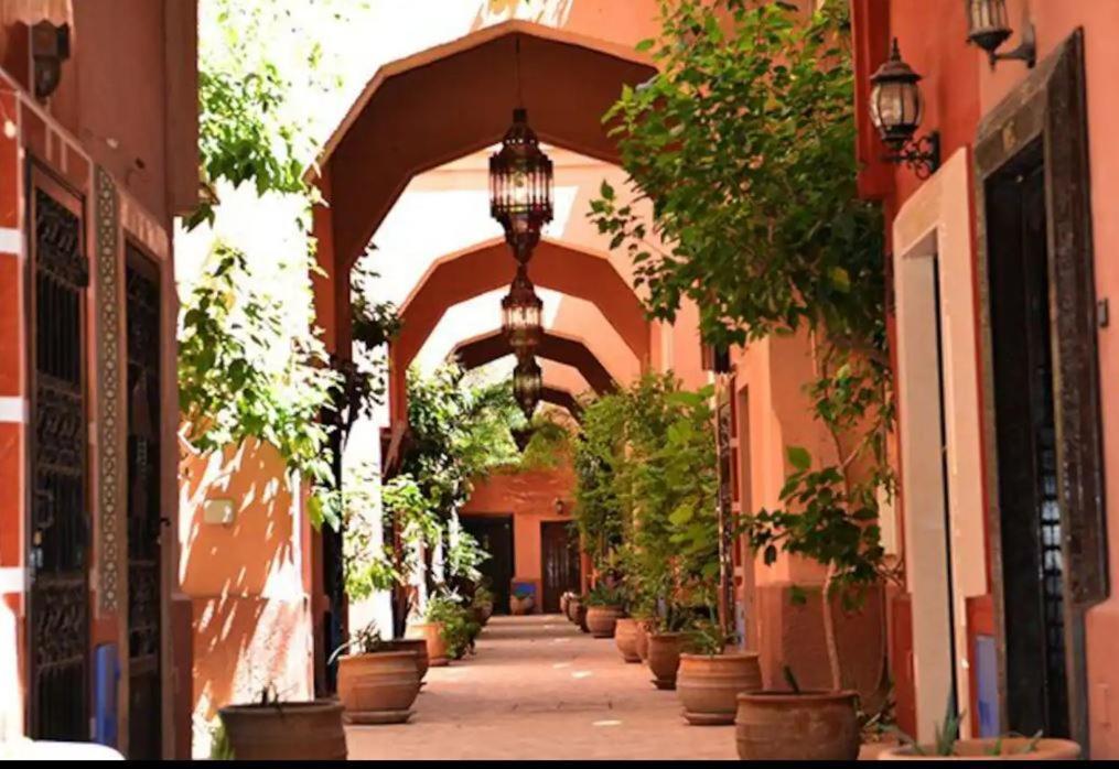 Quarya Assiyahia - Riad Camilia- Maison Entiere Avec Piscine Marrakesh Exteriör bild
